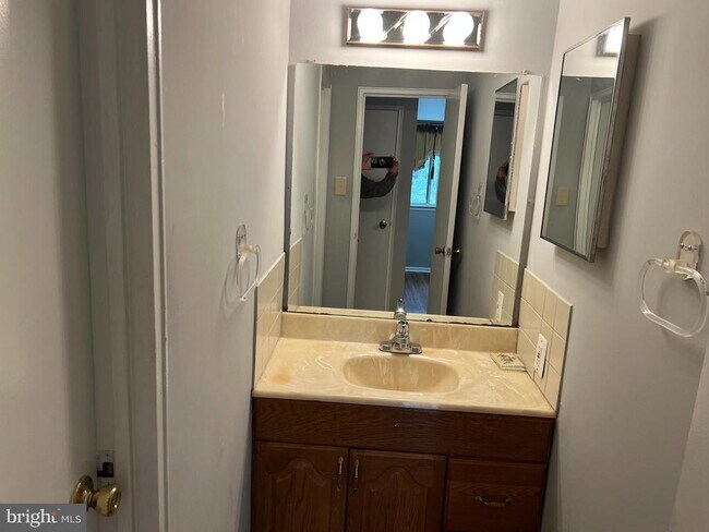 Building Photo - 9921 Bustleton Ave