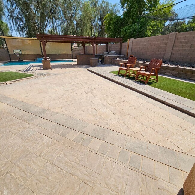Building Photo - Custom Pool Home for Rent