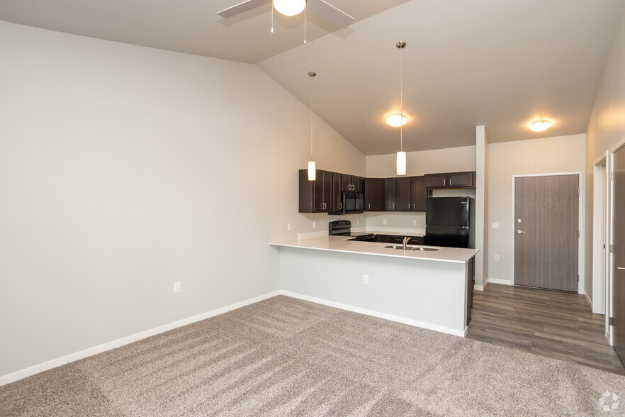 1BR, 1BA - 860SF - Living Room - The Brixx 2 Apartments