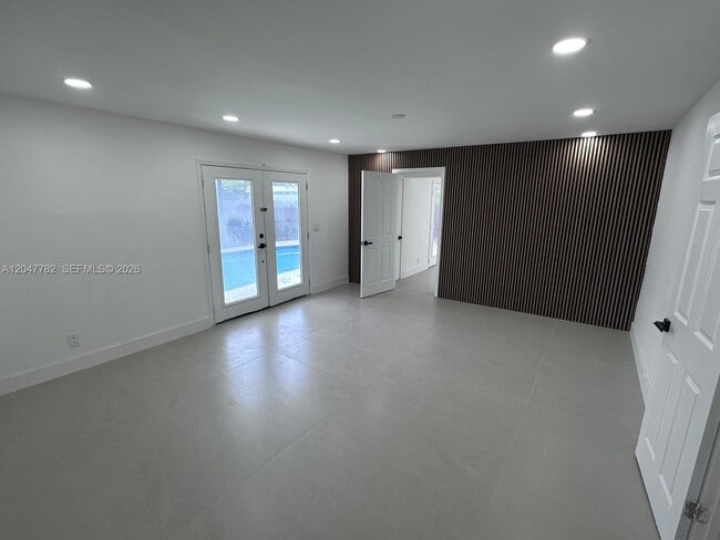 Building Photo - 4380 SW 49th Ct