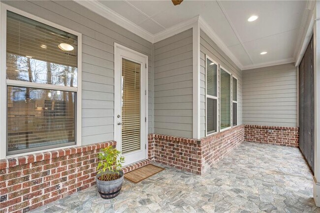 Building Photo - 3430 Steinbeck St