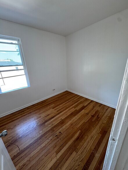 Building Photo - 4251 W Haddon Ave
