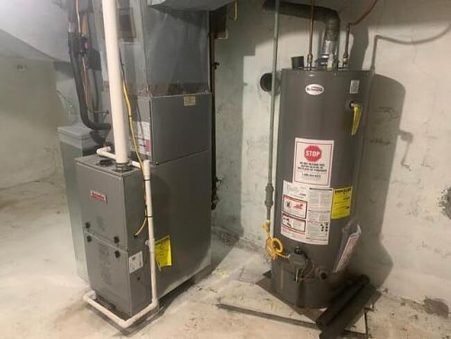 Building Photo - 2244 Park St