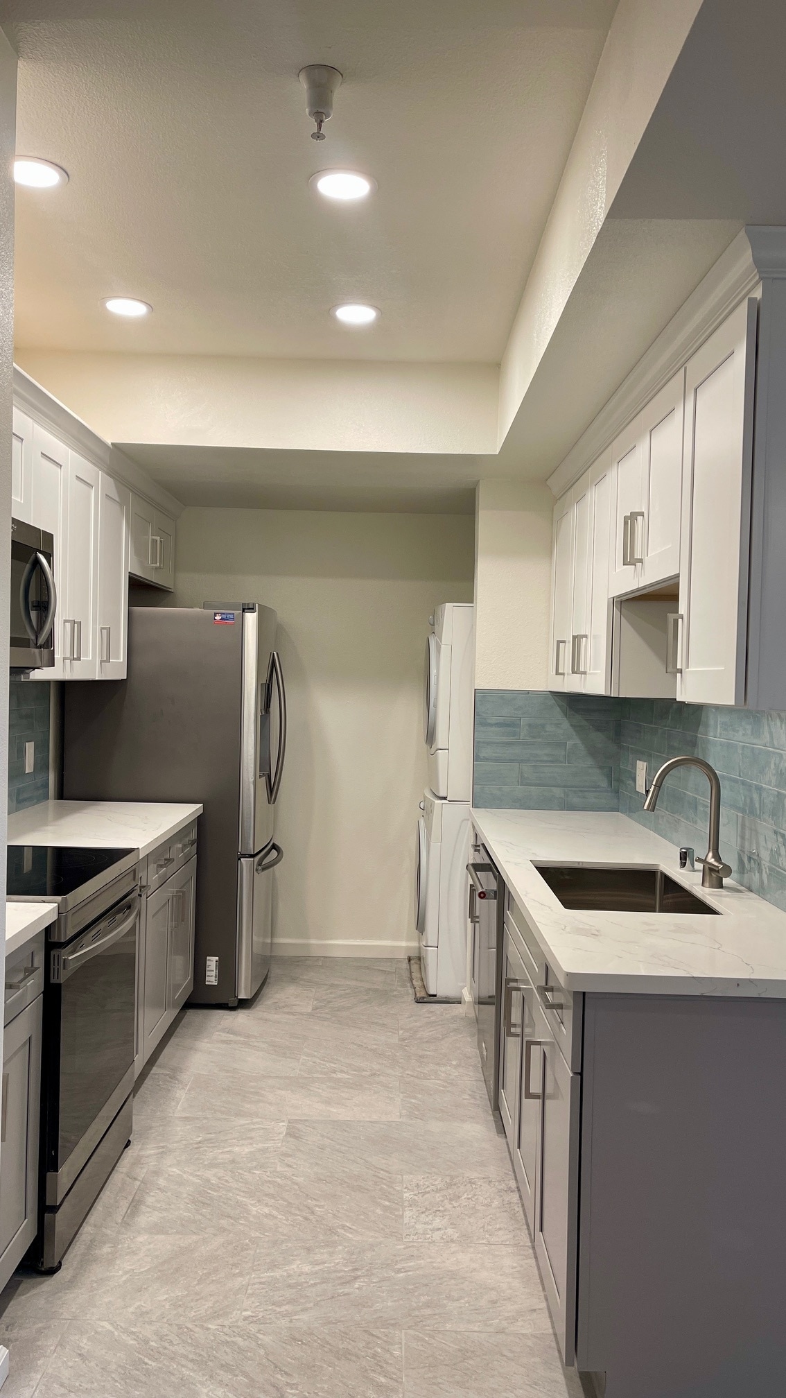 Building Photo - 2255 Showers Dr