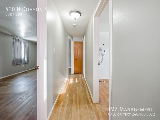 Building Photo - 430 N Dobson St