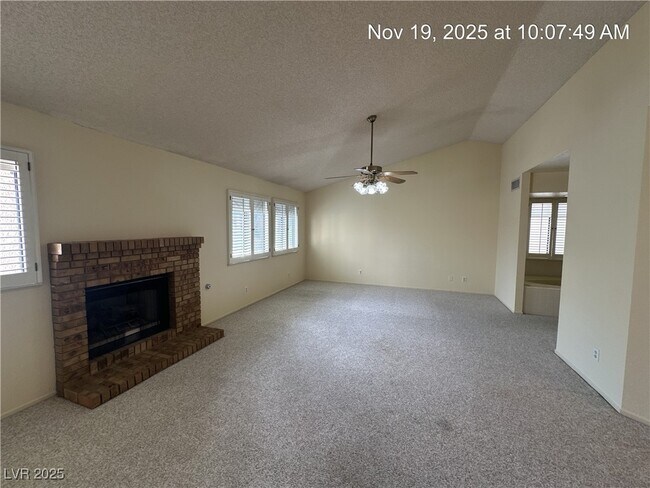 Building Photo - 398 Decareo Ct