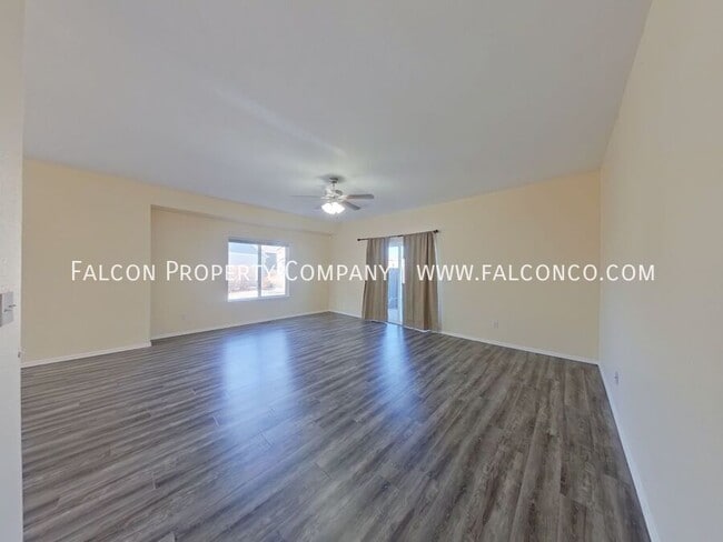 Building Photo - 10151 Silver Stirrup Dr