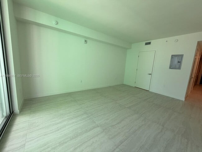 Building Photo - 77 SE 5th St