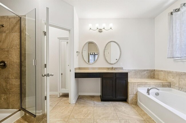 Building Photo - 2244 Hilltop Climb Dr