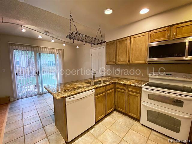 Building Photo - 15917 E Kepner Dr