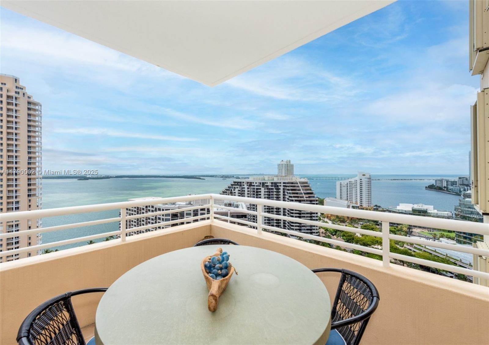 Building Photo - 888 Brickell Key Dr