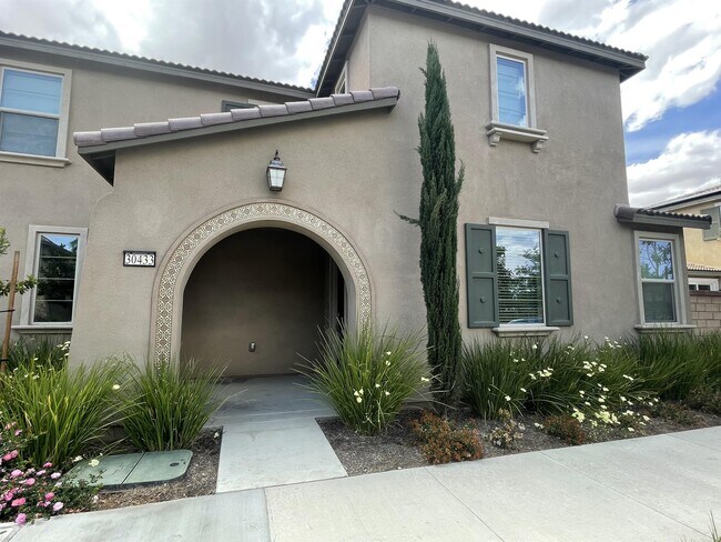Primary Photo - 30433 Village Knoll Dr