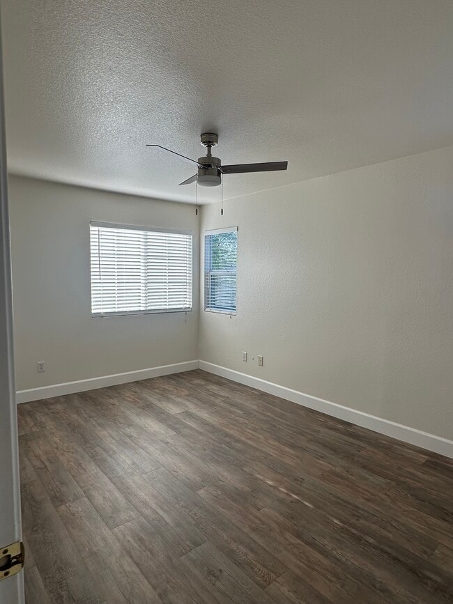 Building Photo - 11374 Mission Hills Terrace