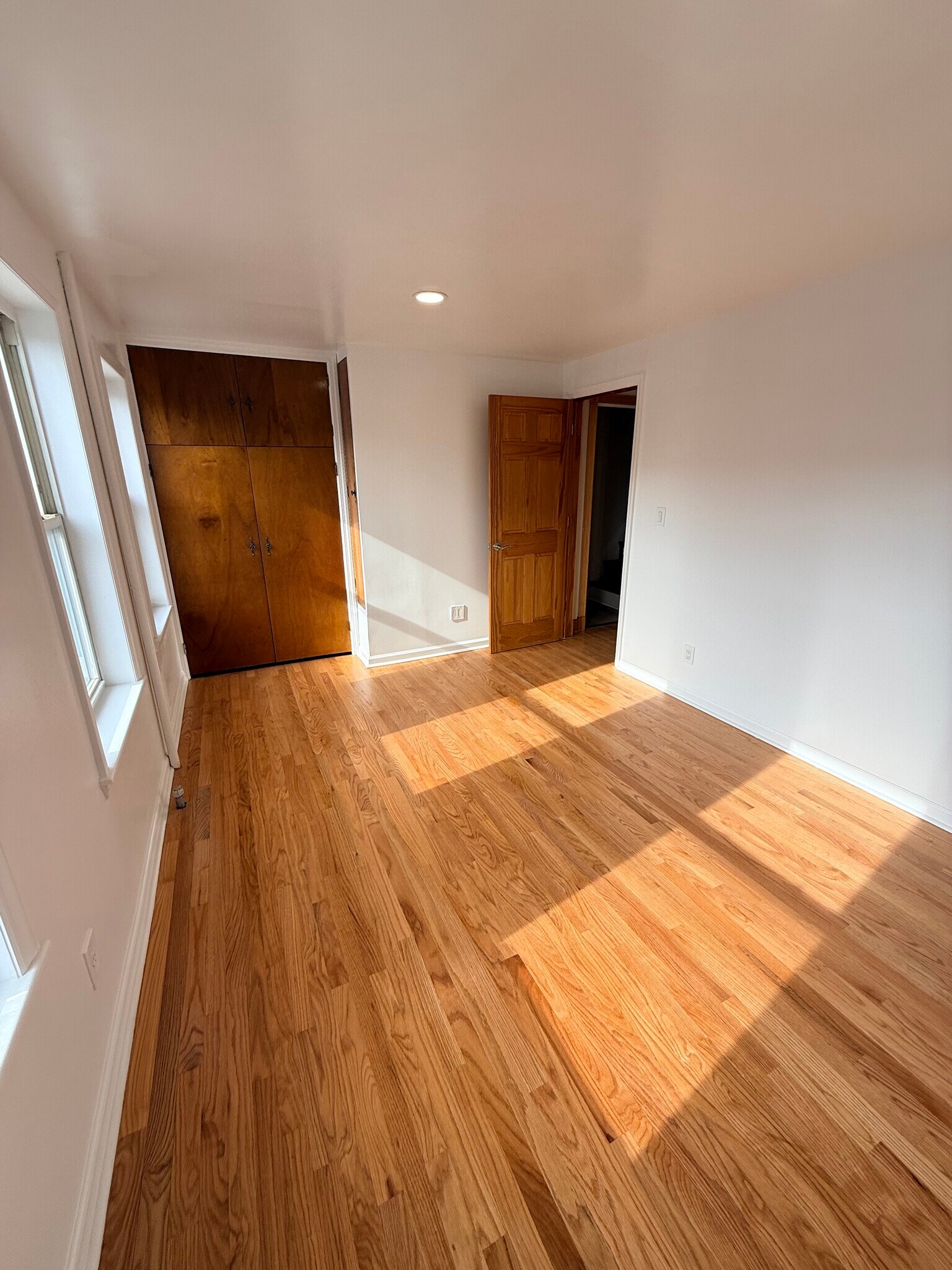 Building Photo - 2068 33rd St