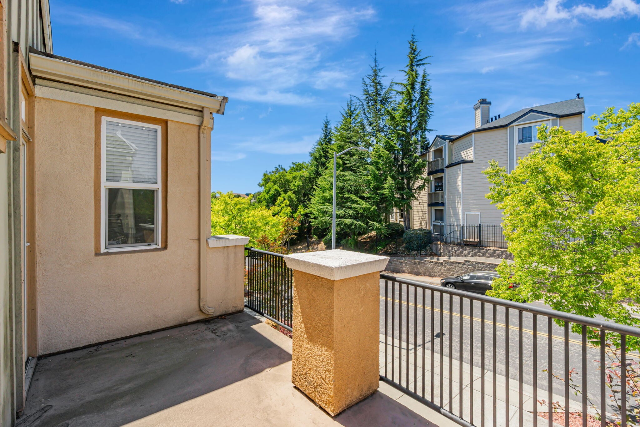Building Photo - 2678 Deerwood Dr