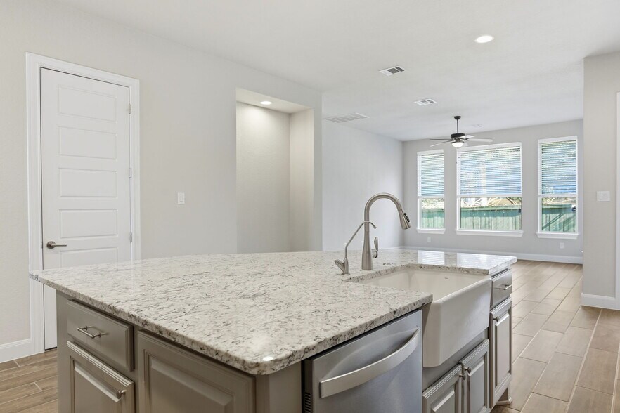 Building Photo - 11330 Cottage Grove