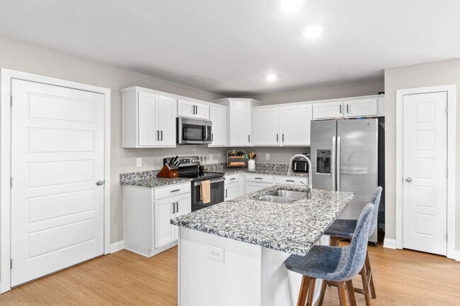 Building Photo - 601 Battery Ct