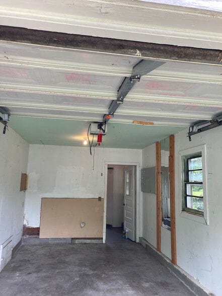 Building Photo - 1629 Terrace Dr