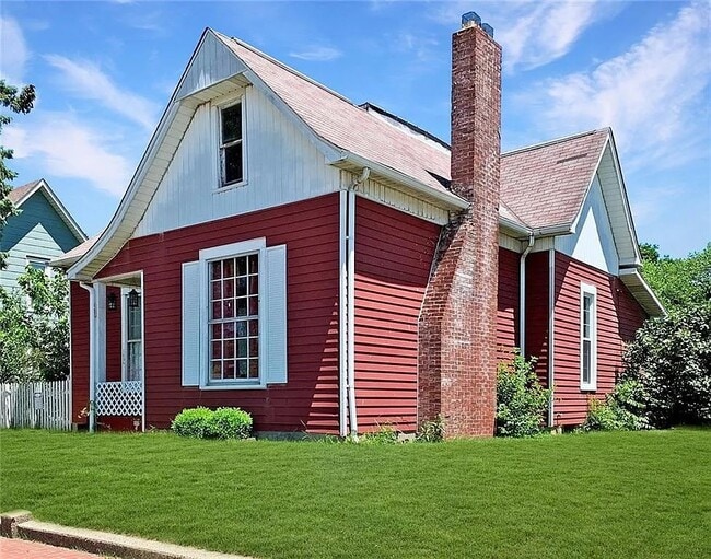 Building Photo - 1036 S 10th St
