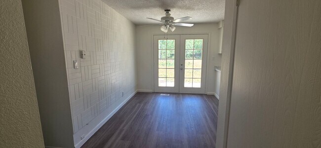 Building Photo - Beautifully Remodeled 3-Bedroom Home on a Spacious ½-Acre Lot!
