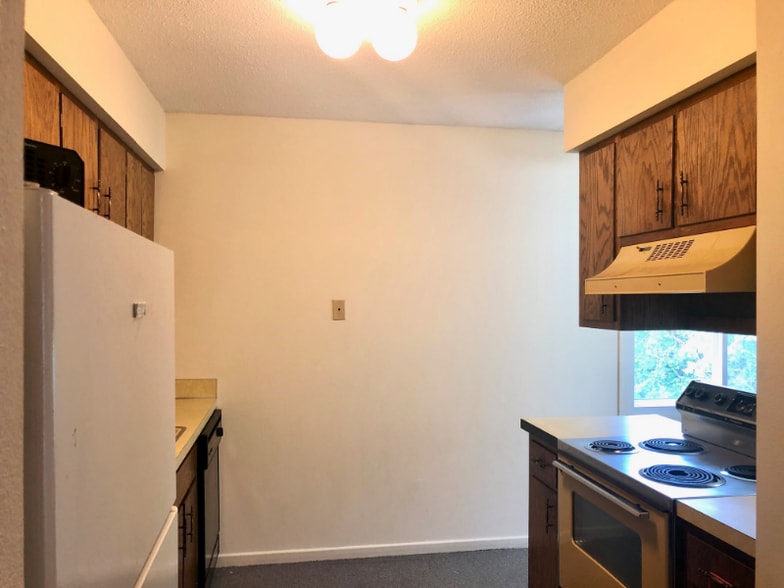 Building Photo - 2006 NW Hickory Ln