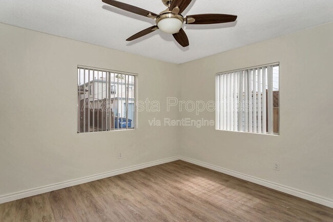Building Photo - 855 Emerald St