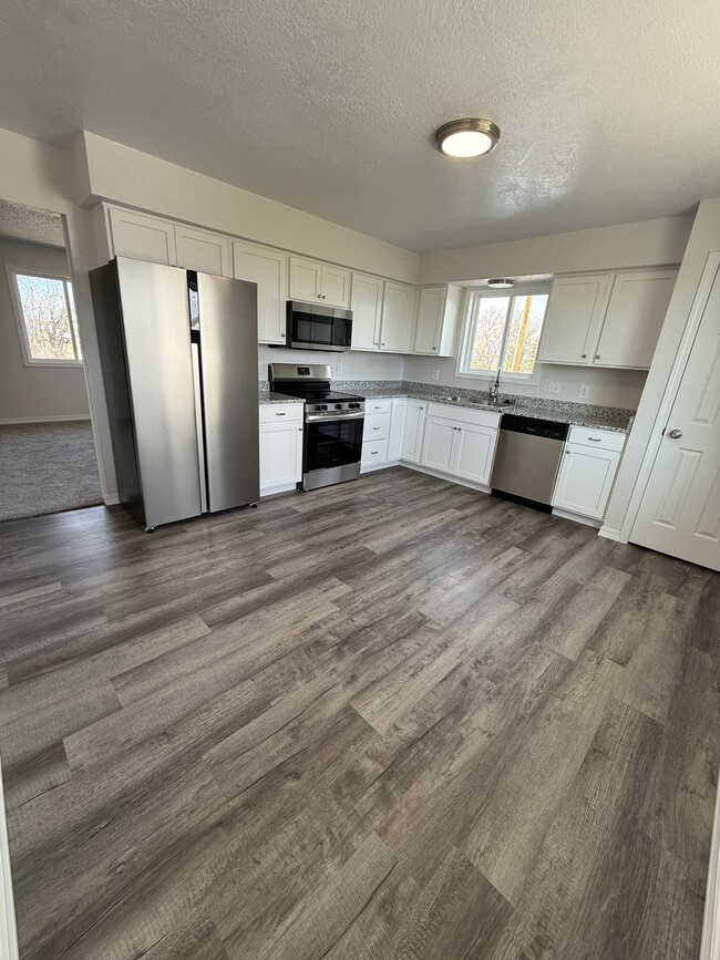 Building Photo - 6233 43rd St SW