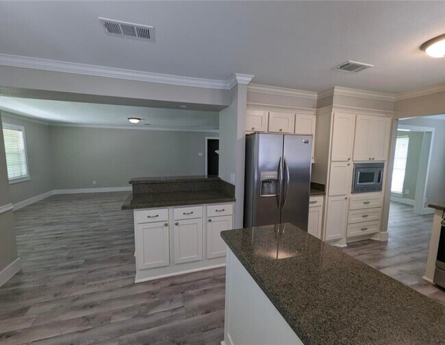 Building Photo - 6026 Warm Springs Rd