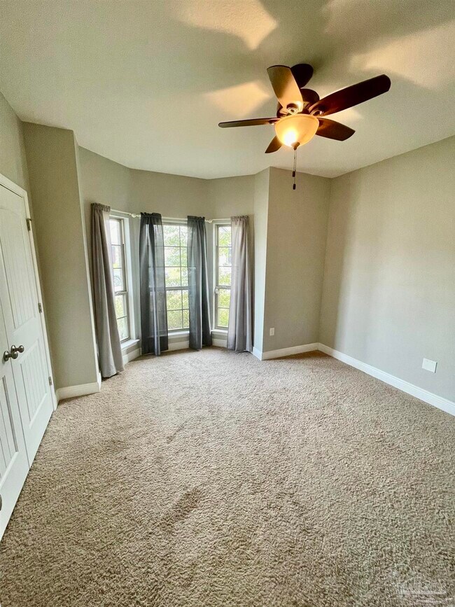 Building Photo - 4632 Dupont Cir