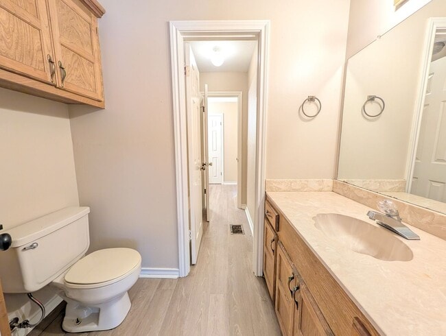 Building Photo - 2 Bedroom PG Townhome Now Available