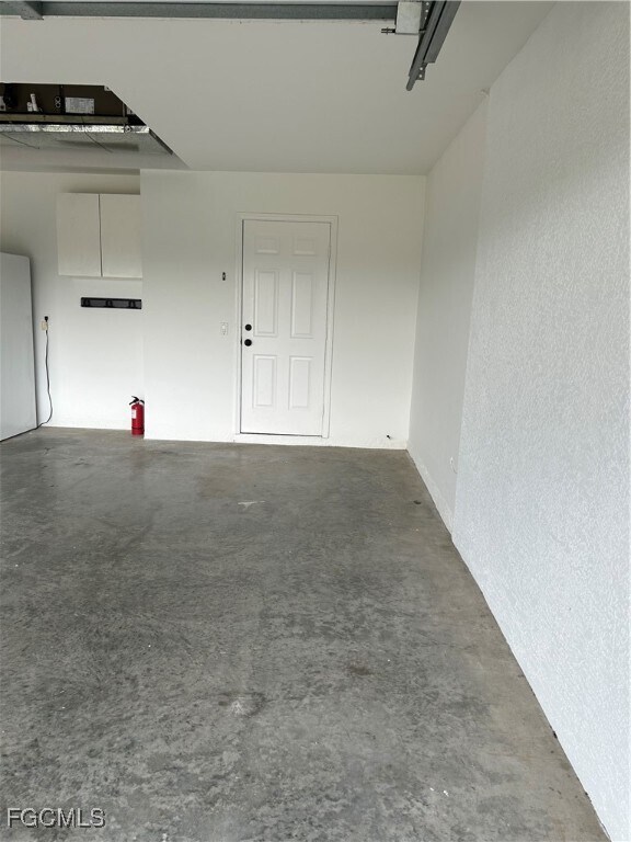 Building Photo - 2213 SW 13th St