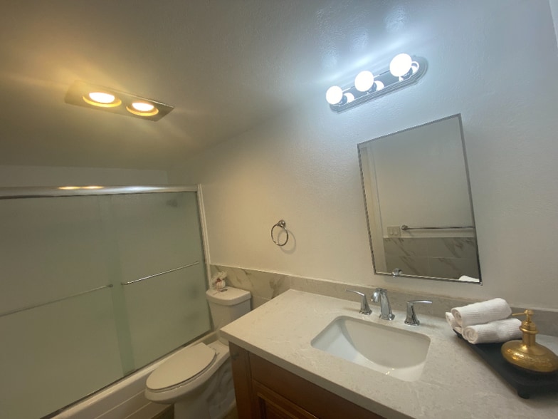 Building Photo - 2920 Briarwood Rd