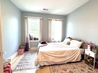 Building Photo - 19 University Rd