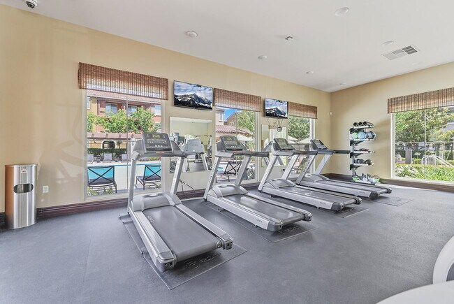 Building Photo - The Vistas of West Hills