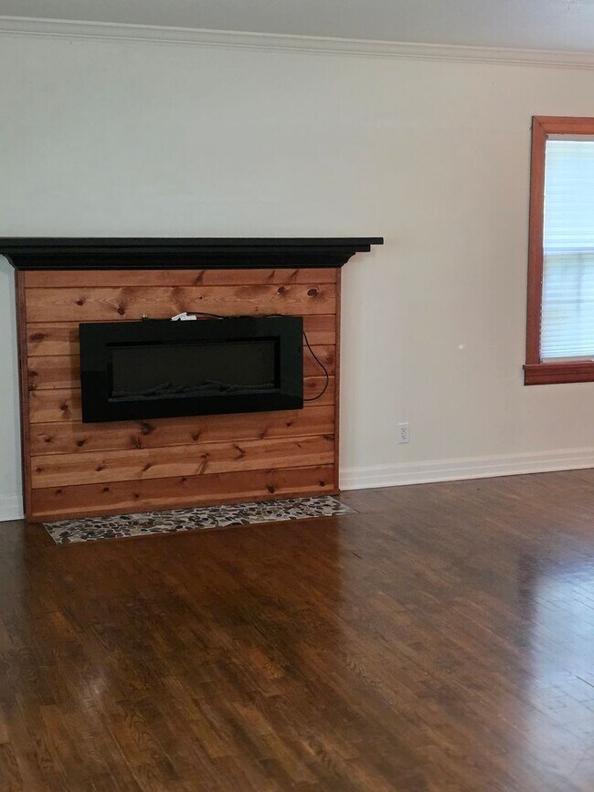 Building Photo - Great 3 bed 2 bath in the beautiful Meadow...