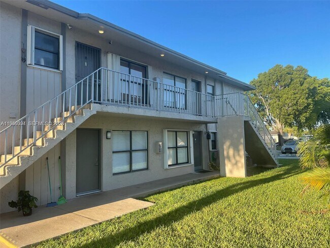 Building Photo - 15354 SW 72nd St