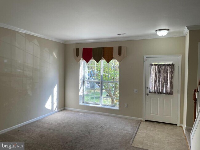 Building Photo - 7140 Westfield Ct