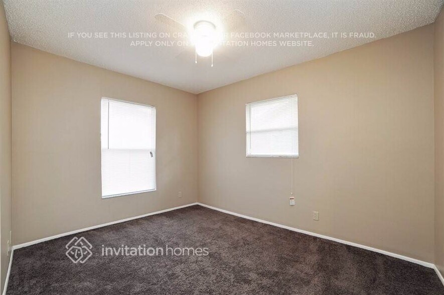 Building Photo - 4700 Cortez Way S