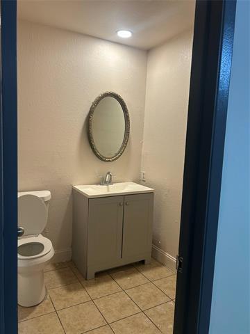 Building Photo - 2043 Chestnut Rd