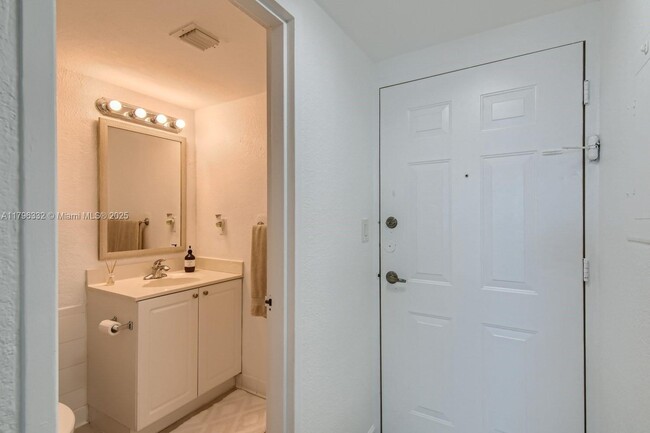 Building Photo - 2501 S Ocean Dr
