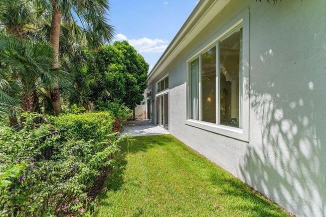 Building Photo - 128 Abondance Dr