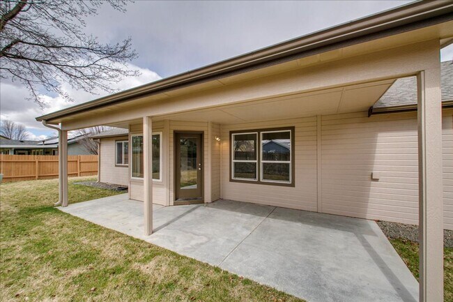 Building Photo - Beautifully Remodeled Home in Northwest Meridian