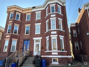 Building Photo - 75 Liberty St