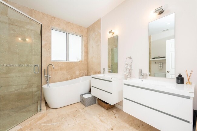 Building Photo - 3749 SW 27th Ln