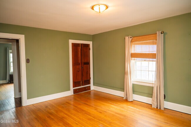 Building Photo - 1347 Union St