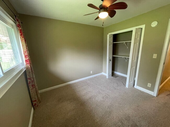Building Photo - Remodeled 3 Bedroom Home!