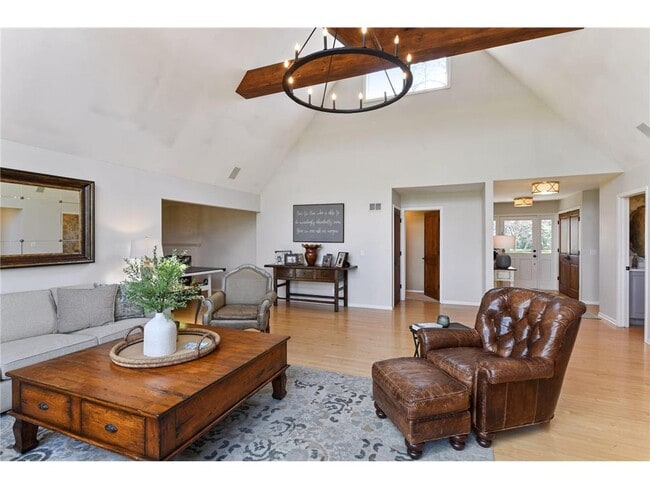 Building Photo - 5816 Northwood Dr