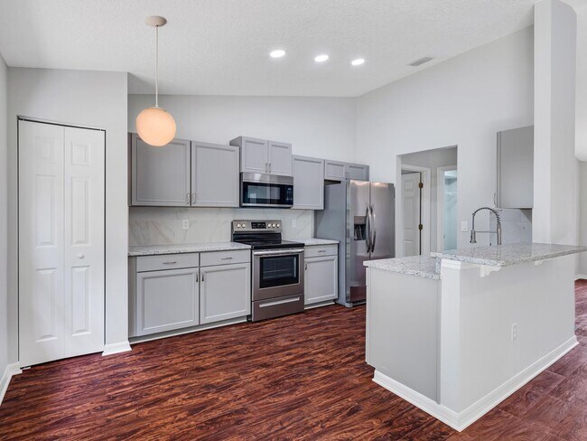 Building Photo - 91 Pebble Beach Dr