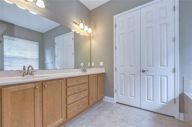 Building Photo - 3341 Grassglen Pl