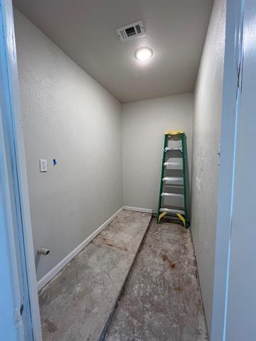 Building Photo - 1741 Clarendon Dr